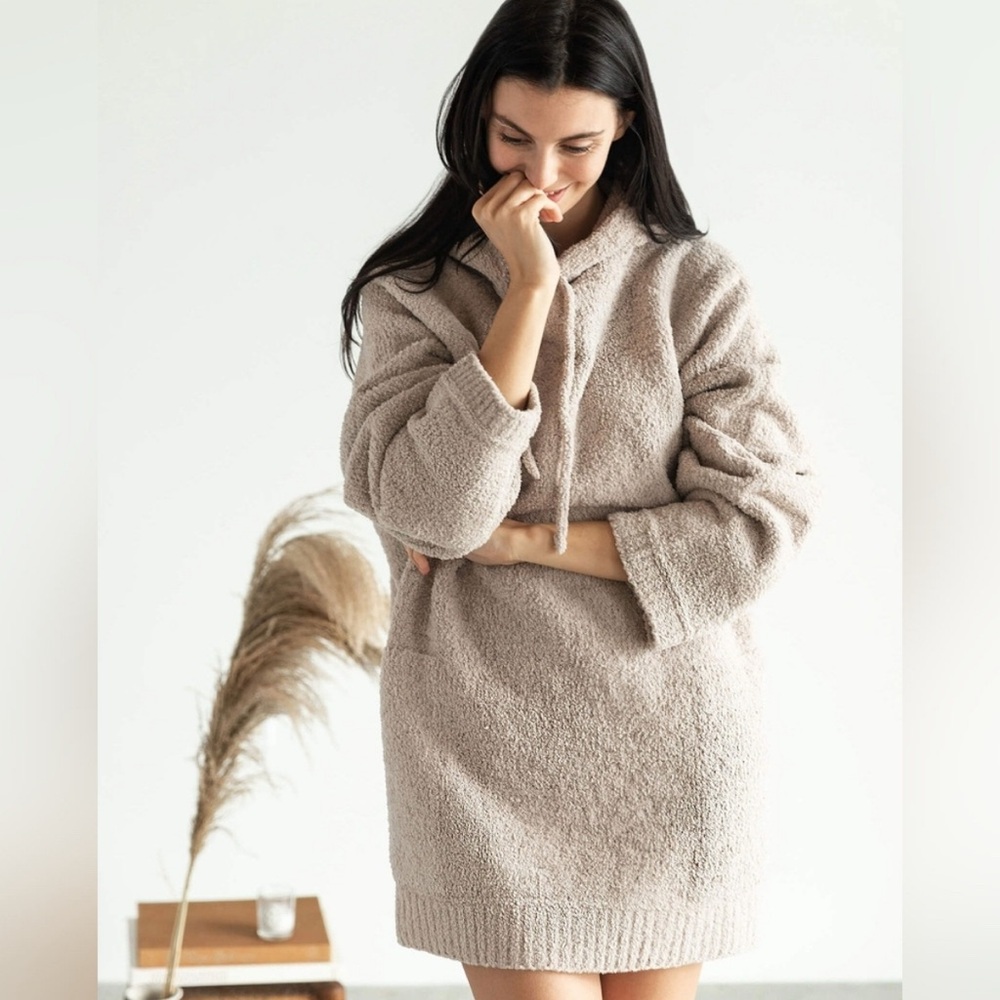 NWT! Sunday Citizen Snug Blanket Hoodie in Taupe‎ One Size